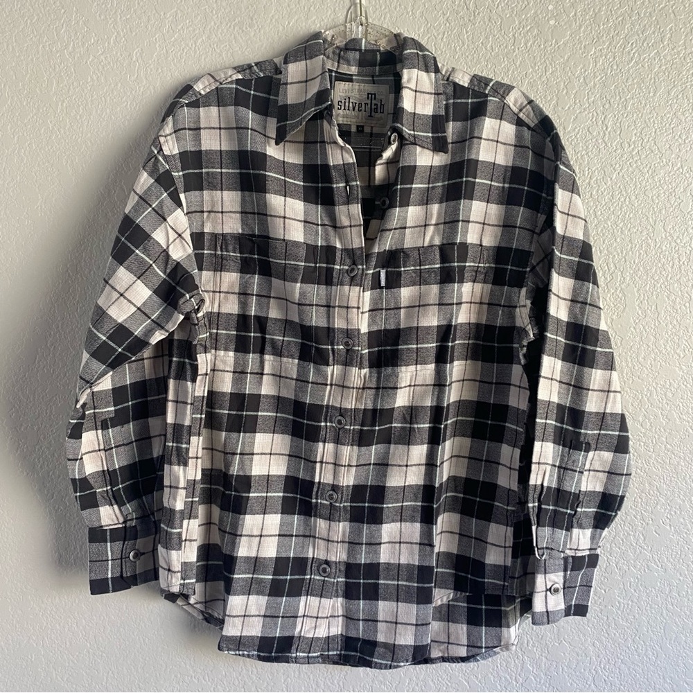 Levi’s Plaid Button Down Oversized Shirt